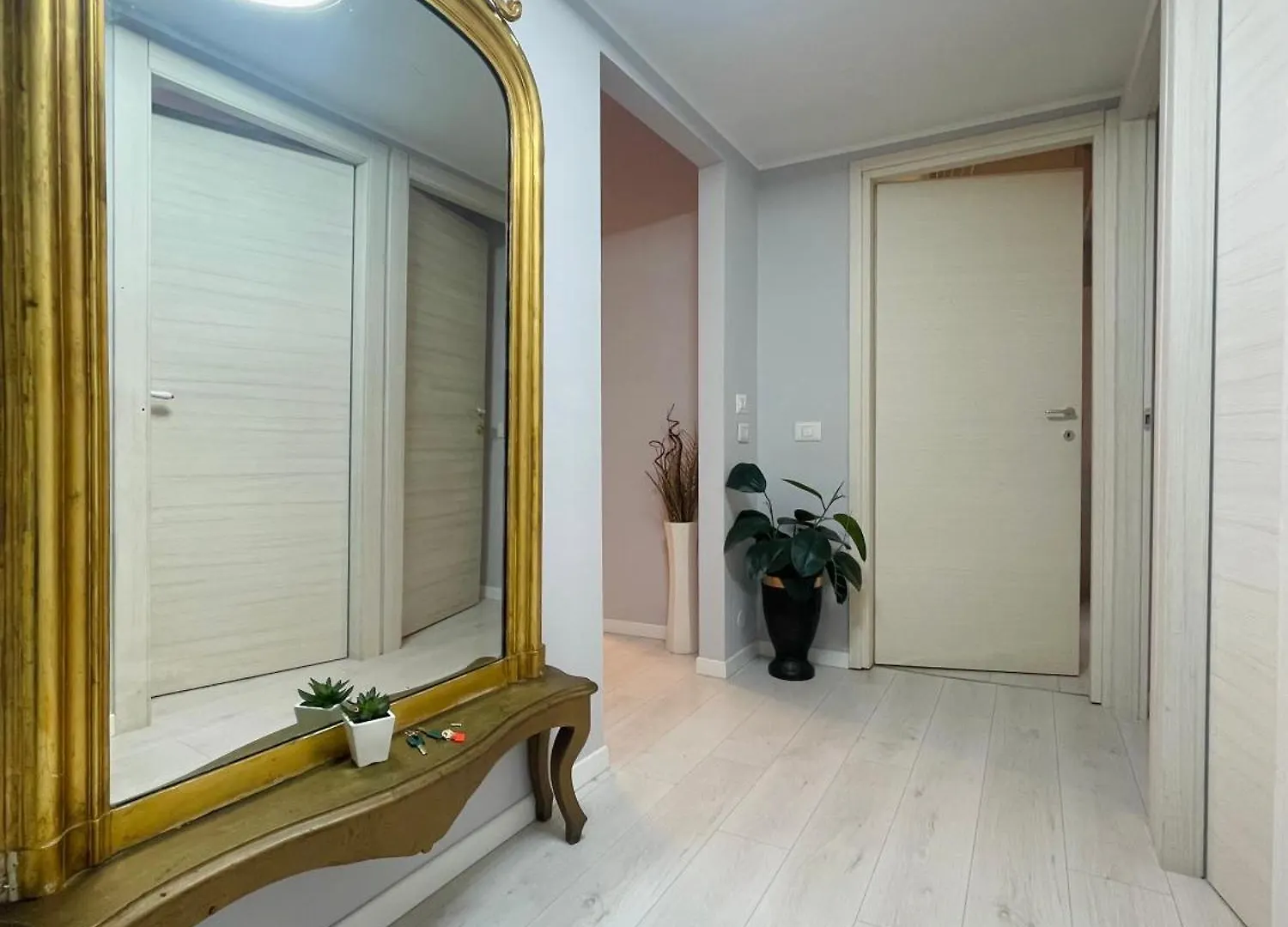22Cap Apartment Milan 0*,  Italy